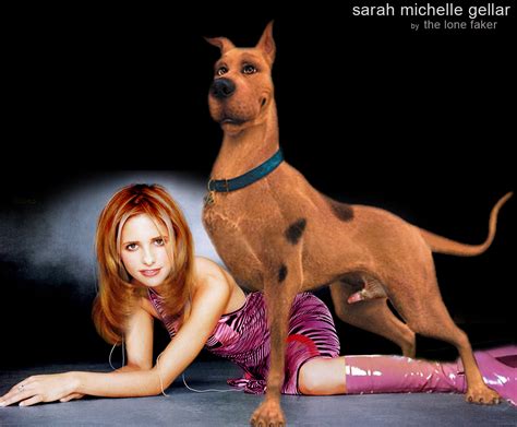 Post Daphne Blake Fakes Sarah Michelle Gellar Scooby Doo