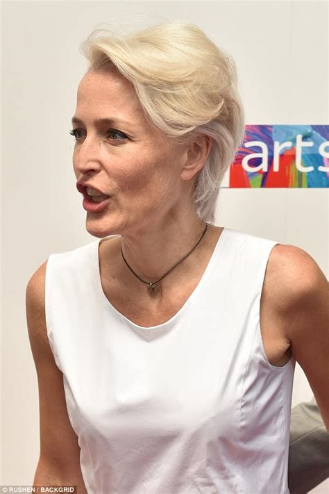 Gillian Anderson Dazzles In White At The Southbank Sky Arts Awards