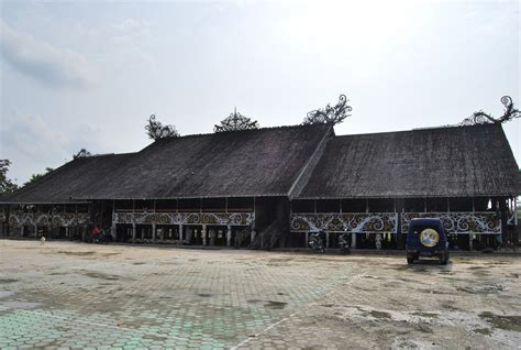 Keunikan Arsitektur Bangunan Rumah Adat Kalimantan Timur Tell Dont Sell