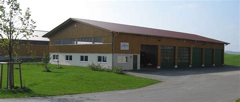Ein haus mit werkstatt kaufen eine gewerbliche nutzung ist nur bei gebäuden möglich, die von den bauämtern der gemeinden als gewerbeimmobilie definiert wurden. Landwirtschaftliche Mehrzweckhalle | Holzbau-BINZ