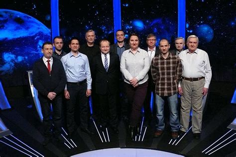 Tvp w oficjalnym oświadczeniu zaprzeczyło, że nie będzie już emitować teleturnieju jeden z dziesięciu po tym, jak w mediach zaczęły pojawiać się plotki o zdjęciu formatu z anteny. Zawiercianin wygrał w "Jeden z dziesięciu" ze świetnym ...
