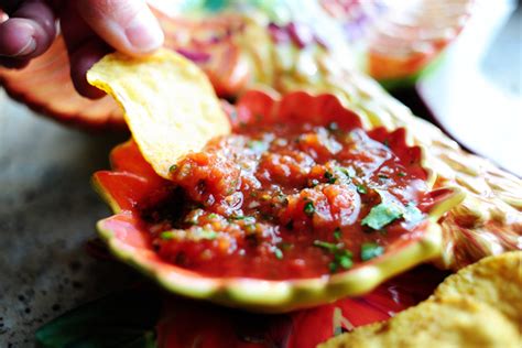 Make sure you print out the recipe below and save it for later! Restaurant Style Salsa | The Pioneer Woman Cooks | Ree ...