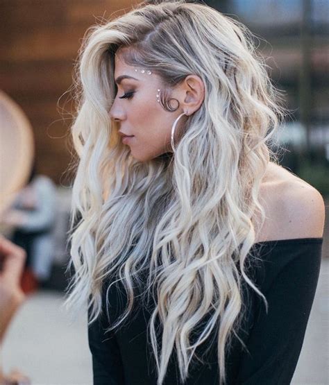 Need A Lift The Lightener Behind These Inspiring Blondes Hair Blonde Highlights Lowlights
