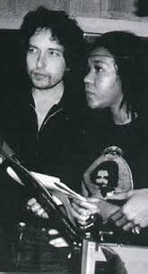 This is when many believe she started her in the 1970s, bob dylan converted to evangelical christianity. Who is Bob Dylan dating? Bob Dylan girlfriend, wife