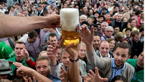 world s biggest beer festival oktoberfest opens in munich tennessee star