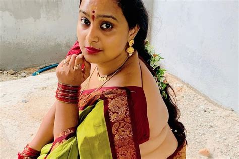 Anupama Swathi బాబోయ్ ఆ మడతలతో కుర్రకారుకు కిర్రెక్కిస్తోందిగా News18 తెలుగు