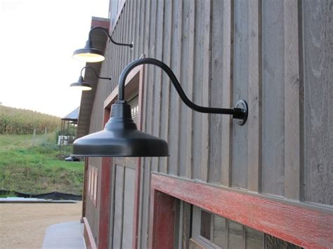 Wall lights, specifically goosenecks wall lights are a vintage wall lighting style from the 1900's. Classic Gooseneck Barn Lights Lend Authenticity to New ...