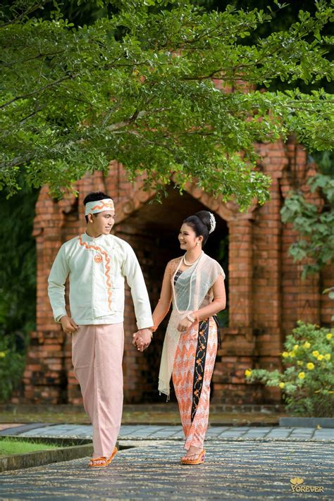 Rakhine Wedding Dress