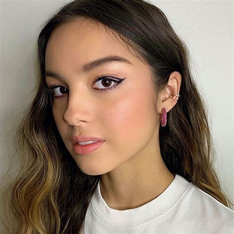 Olivia Rodrigo Makeup: Rodrigo's Best Beauty, Hair & Makeup Looks