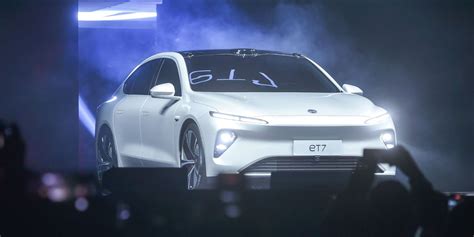 Nio The Chinese Electric Vehicle Startup Unveils New Et7 Sedan Wsj