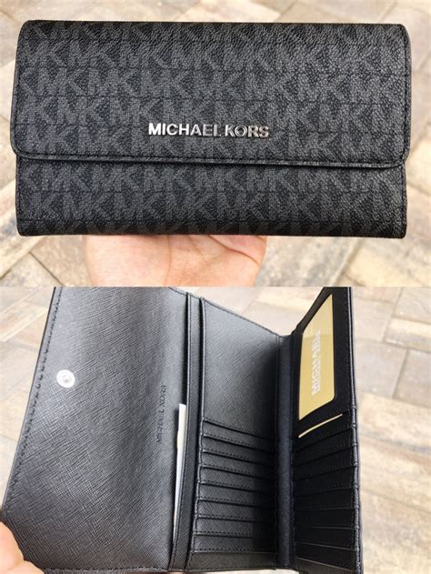 Michael Kors Signature Trifold Wallet The Art Of Mike Mignola