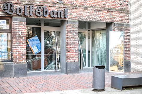 Willich: Unbekannte sprengen Geldautomat, Täter geflüchtet