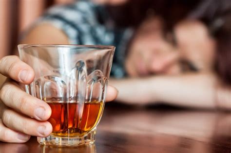 Alkoholizm Objawy Leczenie Fazy Choroby MindHealth