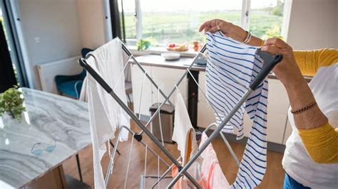 Quickest Way To Dry Clothes Without Tumble Dryer Or Heating And No Damp Smell Mirror Online