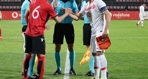 Danach kommt das viertelfinale (bei der em 2008 gibts kein achtelfinale!), danach das halbfinale und dann eben die krönung in form des finales! Türkei: U21-Kader bekanntgegeben - GazeteFutbol