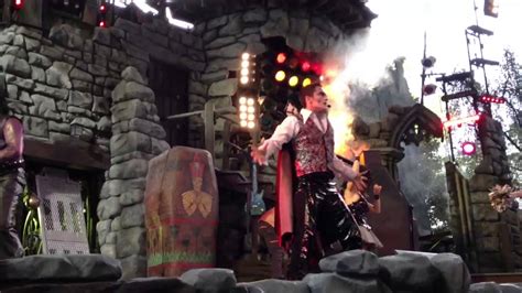 This is beetlejuice's rockin' graveyard revue by matt creeks on vimeo, the home for high quality videos and the people who love them. Beetlejuice Graveyard Revue Part 2 - YouTube