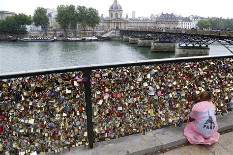 Paris Love Lock Bridge History Why Romantic Gesture Irks