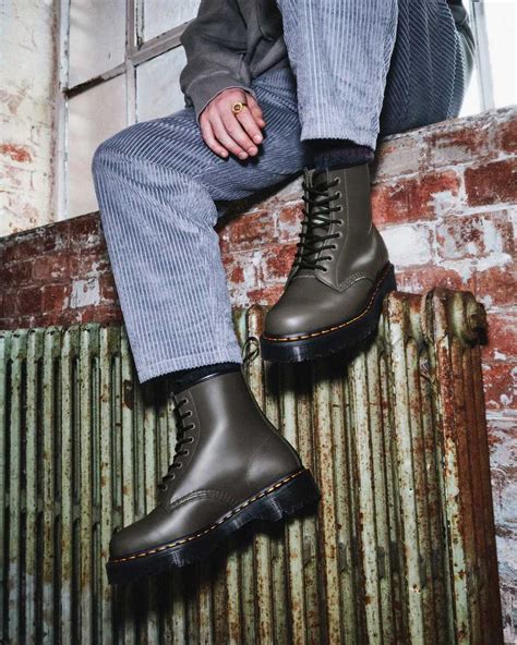 1460 bex smooth leather boots dr martens