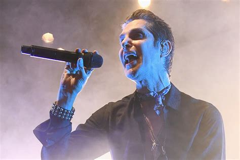 perry farrell says jane s addiction will return next year