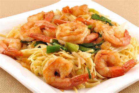 I whipped up some easy stir fried chinese noodles with shrimp the other night… and i threw every vegetable in there that i could think of… every week on the first day off from work, i clean out my refrigerator's produce cabinets as i rotate out any meals that need to visit the trash can. Sichuan Pepper Shrimp with Noodles Recipe | MyGourmetConnection