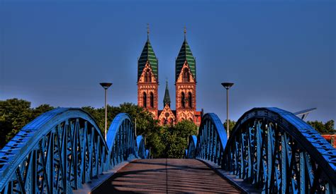 Conveniently, freiburg is located in the middle. Blaue Brücke Foto & Bild | architektur, straßen & brücken ...