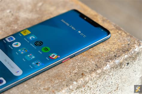 8gb ram and hisilicon kirin 980 are getting power from the processor. Huawei is addressing the Mate 20 Pro green screen issue ...