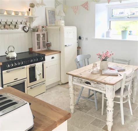 Cute Small Kitchen With Images Small Cottage Kitchen Cottage