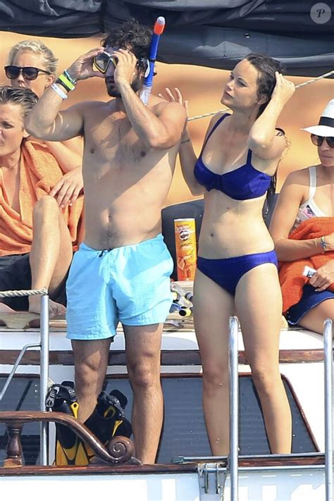 Vidéo Sofia Hellqvist Fiancée Du Prince Carl Philip De Suède En Vacances Avec Lui à Ibiza En