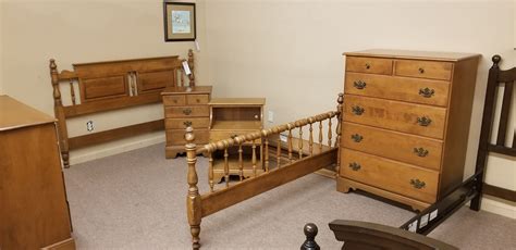 Master bedroom colors with dark wood furniture. ETHAN ALLEN QUEEN BEDROOM SET | Delmarva Furniture Consignment