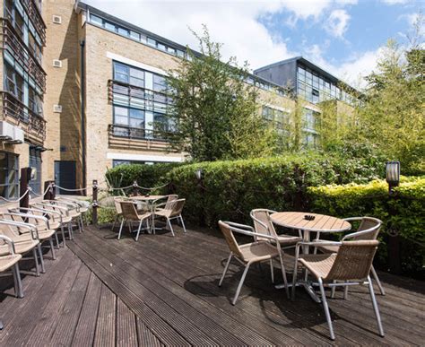 The premier inn london kew information and reviews page. Premier Inn London Kew Bridge Hotel - UPDATED 2018 Prices ...