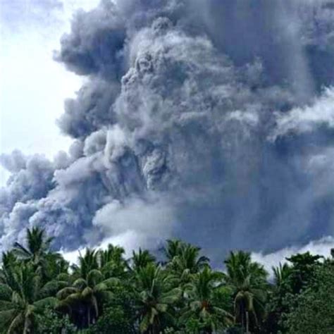 The Mighty Bulusan Volcano Erupts In The Philippines Video American
