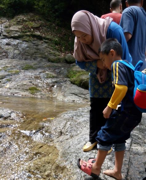 The robinson falls are located in tana ratah, the center of the cameron highlands. DuniaKu... Segalanya Di Sini: Family Trip ke Cameron ...