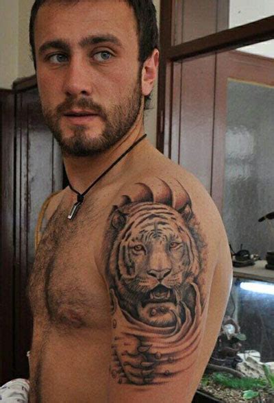 We did not find results for: Futbol ezilen halkların mutluluğudur: Dövme sonrası ...