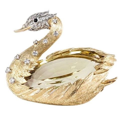 Pin By Nina Laviano On Smycken Swan Jewelry Swan Brooch Gold Swan