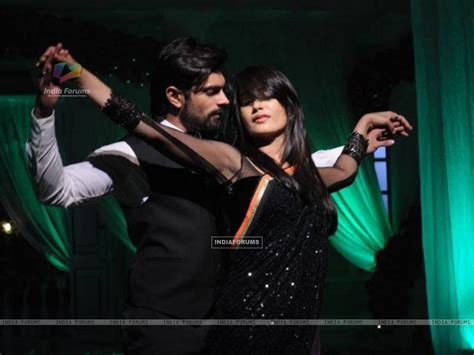 Surbhi Jyoti And Karan Singh Grover 290331 Qubool Hai