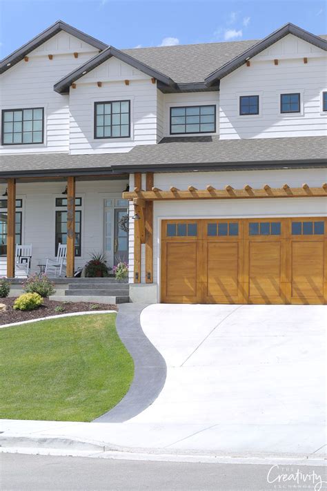 But what is actually happening is every new house and every refreshed house in neighborhoods are causing a white washed effect. Beautiful Exterior Home Design Trends | House exterior ...