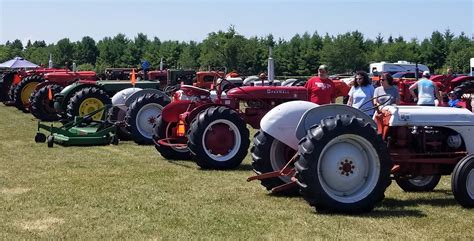 Liberty Grove Historical Society Antique Tractor Show And Arts And