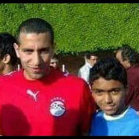 .متسعة ، كما أنها لن تحس بأي ألم أثناء الايلاج لأنها لن تكون مشدودة أثناء ادخالك لقضيبك في في المهبل لأن الدبر مزود بشبكة من الأعصاب تجعله حسا سا جدا للعملية الجنسية. حسين الشحات يكشف سر صورته مع أبو تريكة منذ 9 سنوات - اليوم ...