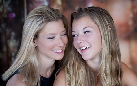 Mother And Daughter Glamour Headshot Photo By Juliati Photography