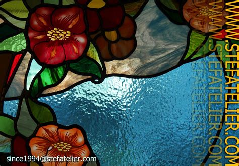 Vitrail iris rouges et bleus - Stef Atelier Vitraux d art