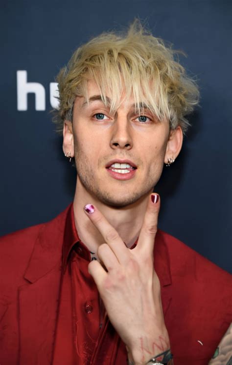 10 best new shows see all the glam 📸 top. Pin on machine gun kelly