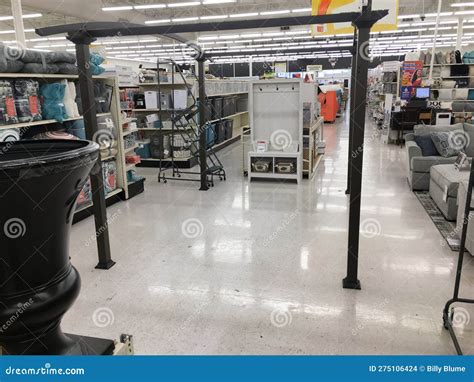 Big Lots 2020 Retail Discount Store Interior Main Aisle Editorial Stock