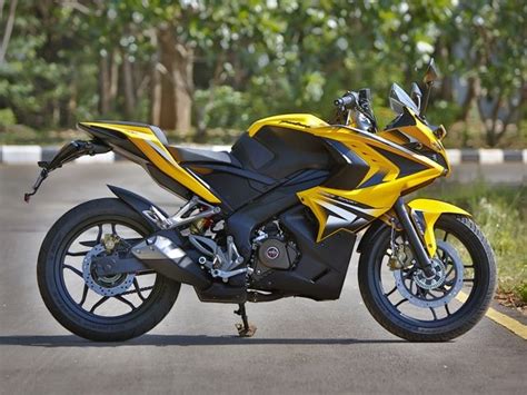 Ex showroom price (new delhi). Bajaj Pulsar RS200 Review Photo Gallery Slide 3