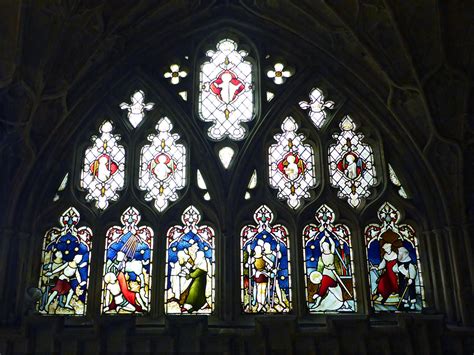 Photographs Of Gloucester Cathedral Gloucestershire England Stained