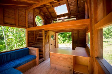 One of my favorite parts about tiny houses is actually visiting them and giving them a tour in person. Tiny House Eco-Design Challenge - Local Earth