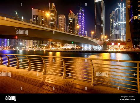 Dubai Marina Bridge Hi Res Stock Photography And Images Alamy