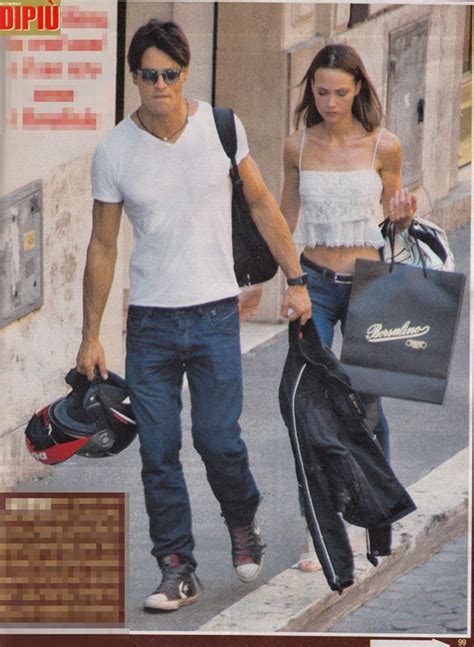 Adesso basta con il passato, mettiamo una pietra sopra come hai fatto da tempo. Gabriel Garko si è fidanzato - Bigodino