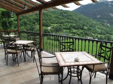 Hotel con encanto en el #valledechistau#pirineoaragonés ponemos en valor el valor de tu tiempo ⏳ #hotelgastronómico. Hotel Casa Anita, San Juan de Plan, Huesca ...