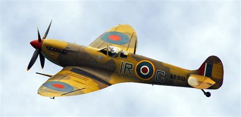 Picture Of Supermarine Spitfire Vb Ww2 Fighter And Information