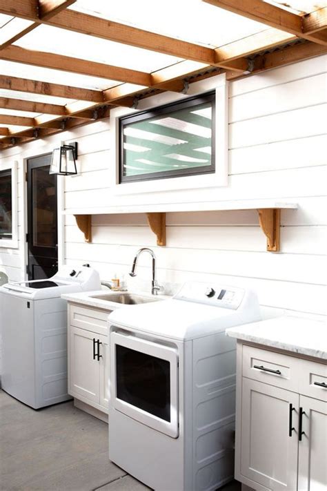 20 Stylish Outdoor Laundry Rooms To Freshen Up Your Mood